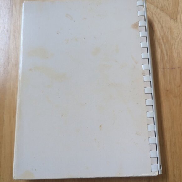 VINTAGE Entertaining Arts Menus and Recipes from University of Iowa 1982 - Picture 6 of 7